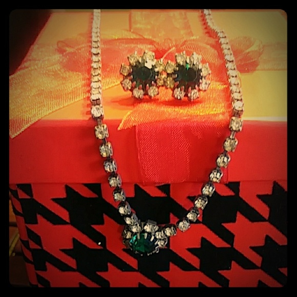 Jewelry - Necklace and earring set